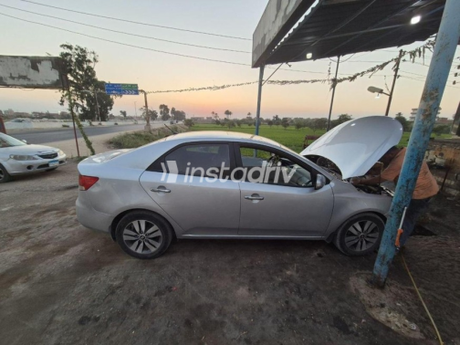 Kia Cerato 2013 Silver Automatic Used for Sale in Ismailia - 4