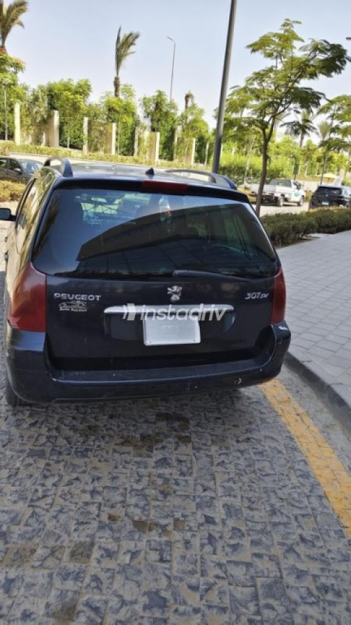 بيجو 207 SW 2005 أسود أوتوماتيك مستعملة للبيع في القاهرة - 2