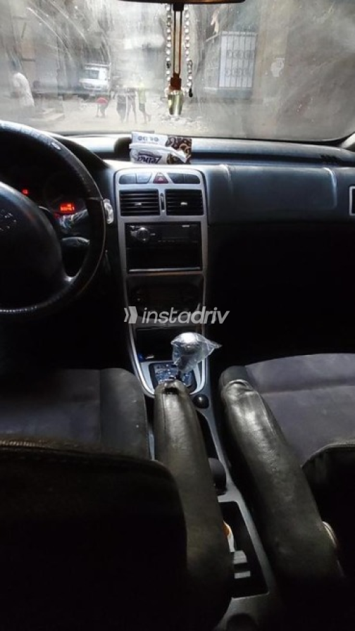 بيجو 207 SW 2005 أسود أوتوماتيك مستعملة للبيع في القاهرة - 5