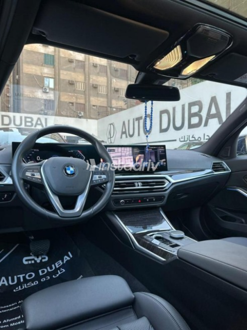 بي ام دبليو 320 2024 أزرق غامق أوتوماتيك مستعملة للبيع في مدينة نصر - 4