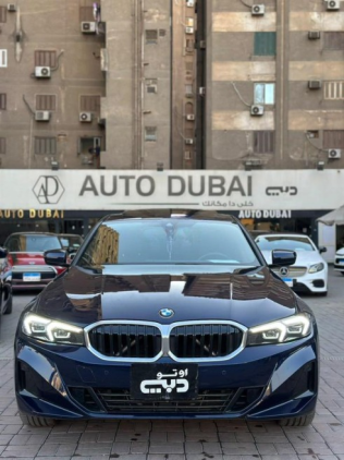بي ام دبليو 320 2024 أزرق غامق أوتوماتيك مستعملة للبيع في مدينة نصر