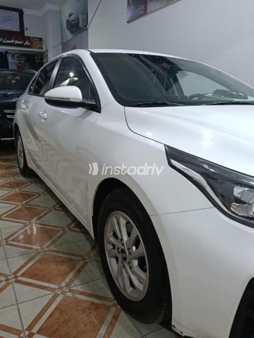 Kia K3 2019 White Automatic Used for Sale in El Qanater El Khayreya - 3