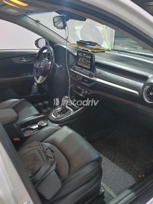 Kia K3 2019 White Automatic Used for Sale in El Qanater El Khayreya - 6