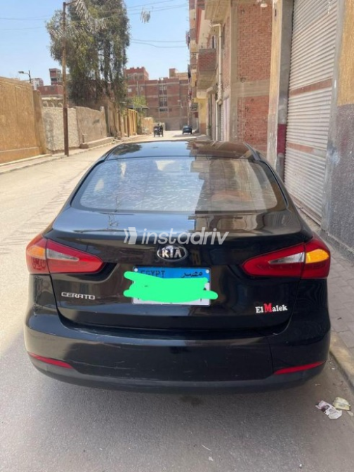 كيا سيراتو 2016 أسود أوتوماتيك مستعملة للبيع في قويسنا - 7