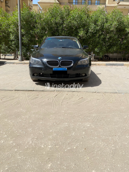بي ام دبليو 525 2007 أسود أوتوماتيك مستعملة للبيع في القاهرة الكبرى ( القاهرة - الجيزة) - 6