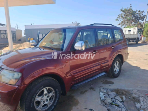 Mitsubishi Pajero 2001 White Automatic Used for Sale in Greater Cairo ( Cairo + Giza) - 3