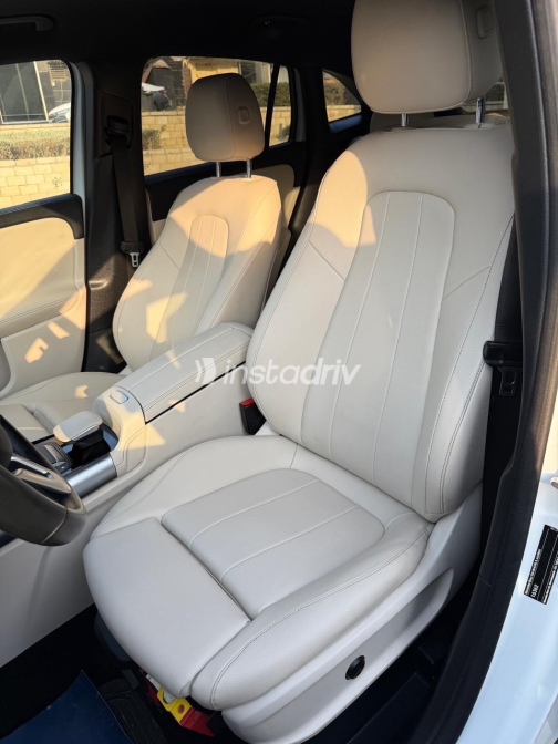 Mercedes GLA 200 2021 White Automatic Used for Sale in Greater Cairo ( Cairo + Giza) - 4