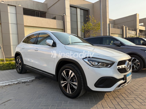 Mercedes GLA 200 2021 White Automatic Used for Sale in Greater Cairo ( Cairo + Giza) - 10