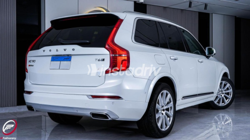 فولفو XC90 2019 أبيض أوتوماتيك مستعملة للبيع في القاهرة الكبرى ( القاهرة - الجيزة) - 4