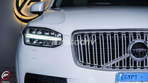 فولفو XC90 2019 أبيض أوتوماتيك مستعملة للبيع في القاهرة الكبرى ( القاهرة - الجيزة) - 7