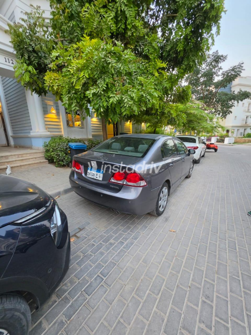 Honda Civic 2009 Gray Automatic Used for Sale in Greater Cairo ( Cairo + Giza) - 3