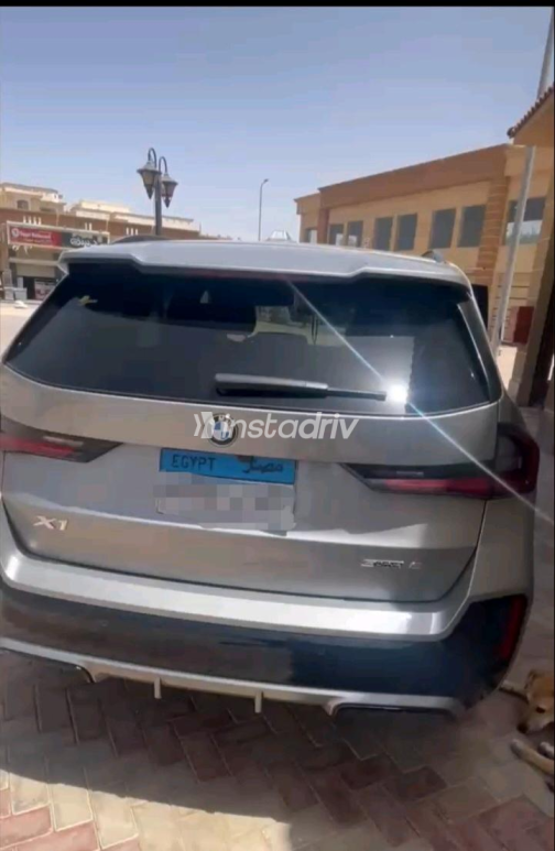 بي ام دبليو X1 2024 فضي أوتوماتيك مستعملة للبيع في القاهرة الكبرى ( القاهرة - الجيزة) - 1
