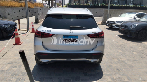 Mercedes GLA 200 2021 Silver Automatic Used for Sale in Greater Cairo ( Cairo + Giza) - 2