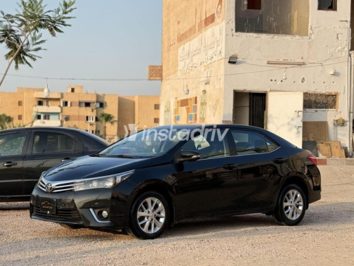 تويوتا كورولا 2015 أسود أوتوماتيك مستعملة للبيع في مدينة السادات - 7