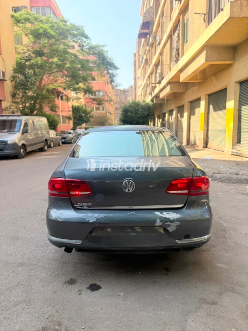 Volkswagen Passat 2011 Gray Automatic Used for Sale in Greater Cairo ( Cairo + Giza) - 2