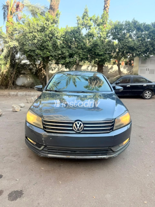 Volkswagen Passat 2011 Gray Automatic Used for Sale in Greater Cairo ( Cairo + Giza) - 3