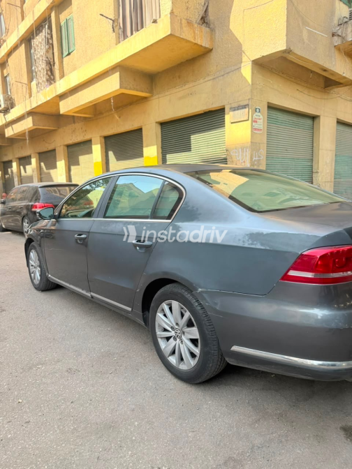 Volkswagen Passat 2011 Gray Automatic Used for Sale in Greater Cairo ( Cairo + Giza) - 4