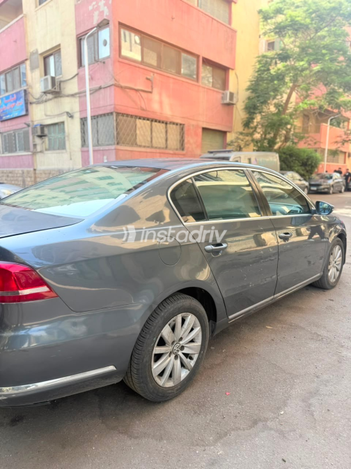 Volkswagen Passat 2011 Gray Automatic Used for Sale in Greater Cairo ( Cairo + Giza) - 5
