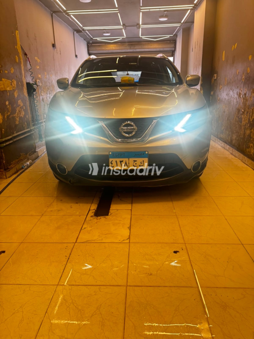 Nissan Qashqai 2017 Silver Automatic Used for Sale in Greater Cairo ( Cairo + Giza) - 4