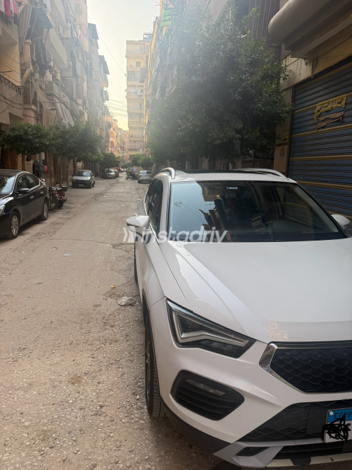 سيات اتيكا 2021 أبيض أوتوماتيك مستعملة للبيع في القاهرة الكبرى ( القاهرة - الجيزة) - 4