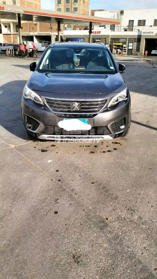 Peugeot 5008 2019 Gray Automatic Used for Sale in Greater Cairo ( Cairo + Giza) - 2