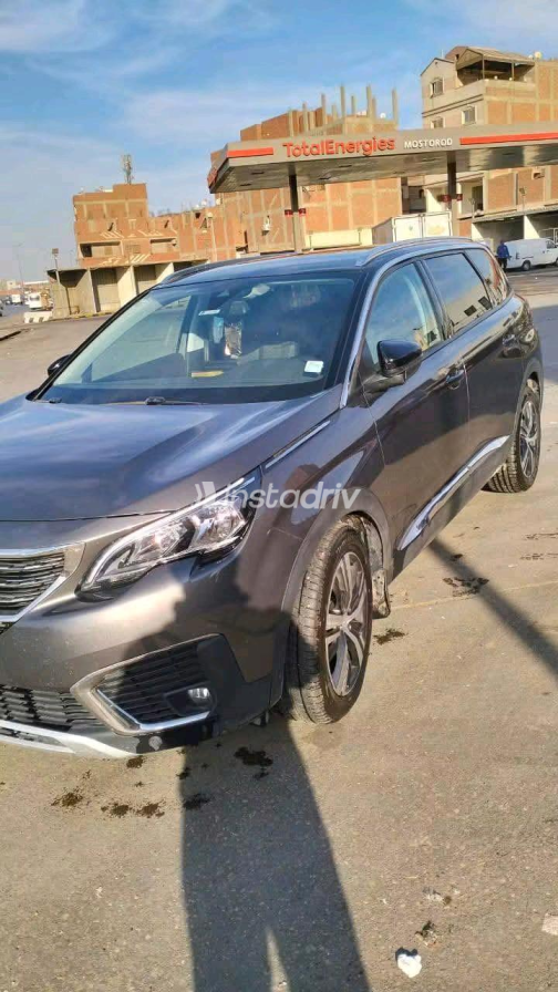 Peugeot 5008 2019 Gray Automatic Used for Sale in Greater Cairo ( Cairo + Giza) - 5