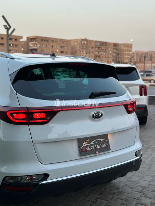 Kia Sportage 2020 White Automatic Used for Sale in Greater Cairo ( Cairo + Giza) - 3
