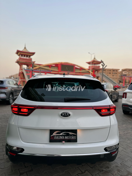 Kia Sportage 2020 White Automatic Used for Sale in Greater Cairo ( Cairo + Giza) - 8