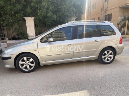 Peugeot 207 SW 2007 Silver Automatic Used for Sale in 6 October - 1