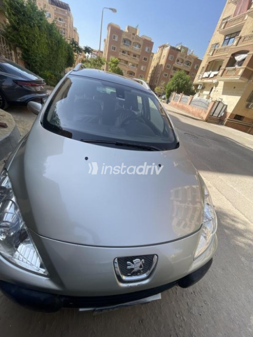 Peugeot 207 SW 2007 Silver Automatic Used for Sale in 6 October - 3