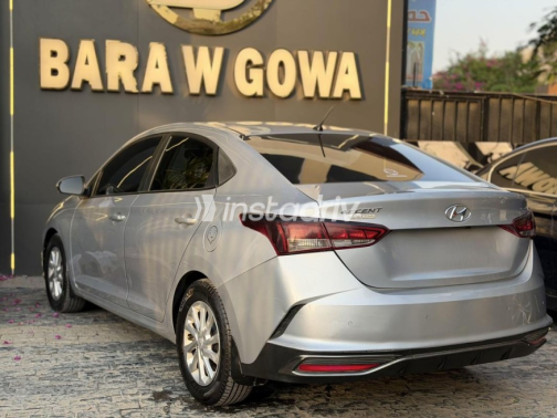 Hyundai Accent RB 2021 Silver Automatic Used for Sale in Sheikh Zayed City - 7