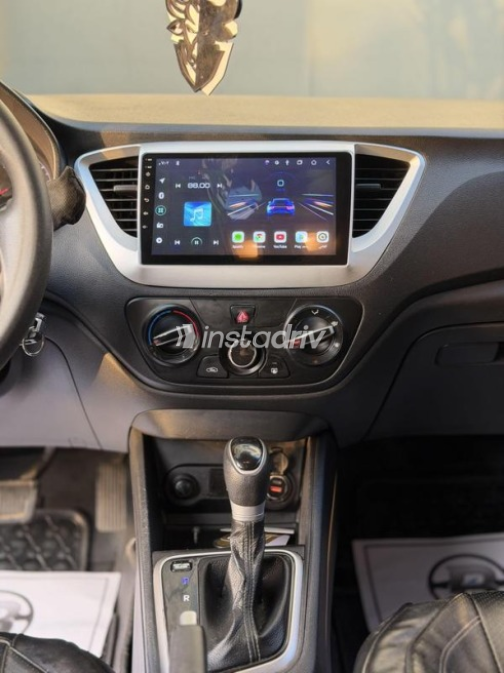 Hyundai Accent RB 2021 Silver Automatic Used for Sale in Sheikh Zayed City - 9