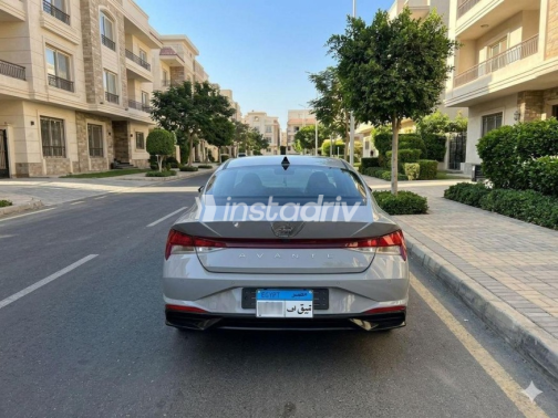 هيونداي إلنترا سى ان 7 2021 رمادي غامق أوتوماتيك مستعملة للبيع في أسيوط - 4