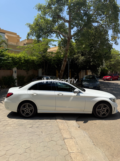 مرسيدس C 300 2020 أبيض أوتوماتيك مستعملة للبيع في القاهرة الكبرى ( القاهرة - الجيزة) - 1