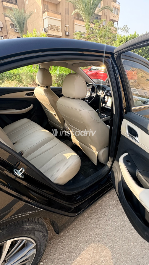 ام جى 5 2021 أسود CVT مستعملة للبيع في القاهرة الكبرى ( القاهرة - الجيزة) - 2