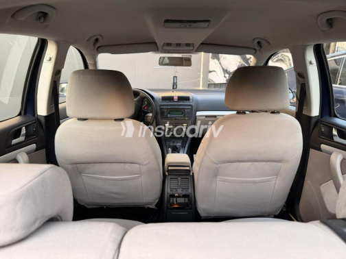 Skoda Octavia 2008 Dark Blue Automatic Used for Sale in Sheikh Zayed City - 7