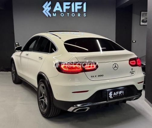 مرسيدس GLC 300 2020 أبيض أوتوماتيك مستعملة للبيع في القاهرة - 4