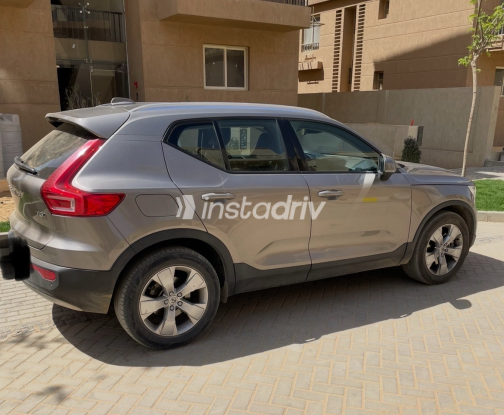 فولفو XC 40 2021 ذهبي أوتوماتيك مستعملة للبيع في القاهرة الكبرى ( القاهرة - الجيزة) - 3