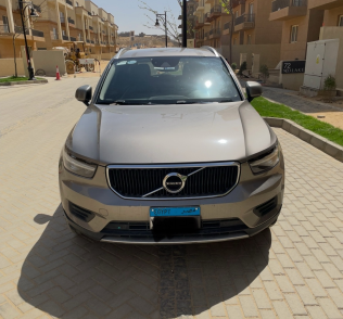 فولفو XC 40 2021 ذهبي أوتوماتيك مستعملة للبيع في القاهرة الكبرى ( القاهرة - الجيزة)