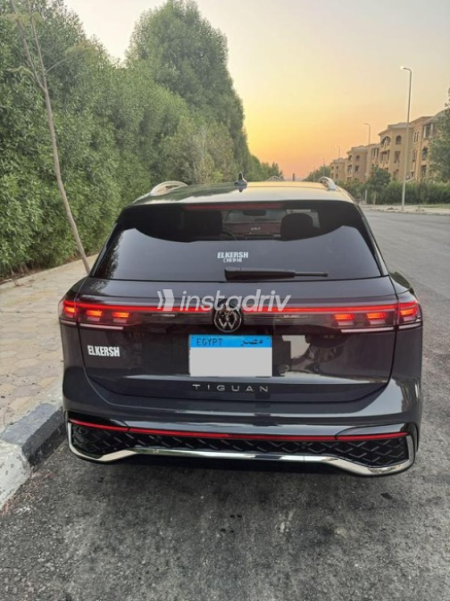 Volkswagen Tiguan 2026 Gray Automatic Used for Sale in Sheikh Zayed City - 1