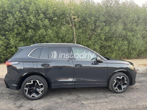 Volkswagen Tiguan 2026 Gray Automatic Used for Sale in Sheikh Zayed City - 2