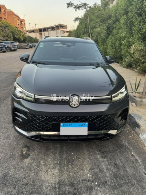 Volkswagen Tiguan 2026 Gray Automatic Used for Sale in Sheikh Zayed City - 4