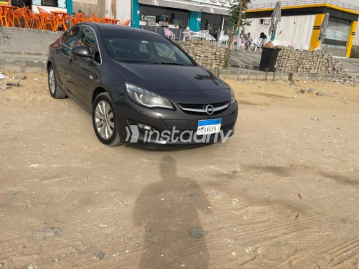 Opel Astra 2016 White Automatic Used for Sale in Greater Cairo ( Cairo + Giza) - 4
