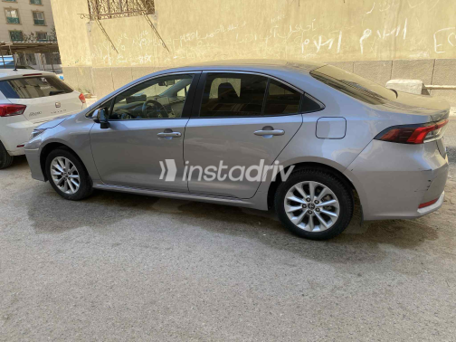 Toyota Corolla 2019 Silver Automatic Used for Sale in Greater Cairo ( Cairo + Giza) - 4