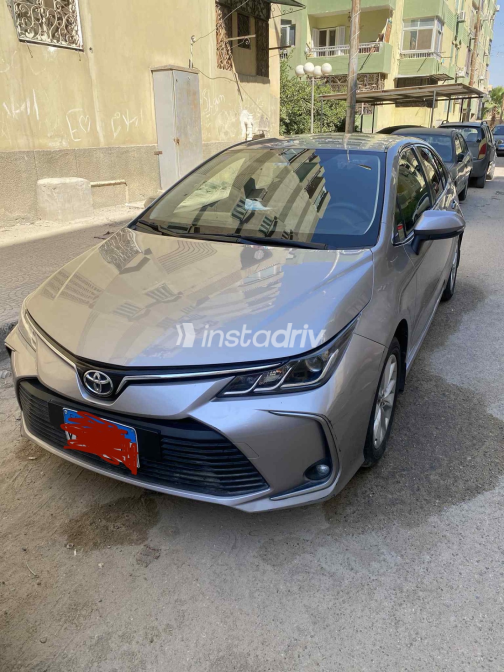 Toyota Corolla 2019 Silver Automatic Used for Sale in Greater Cairo ( Cairo + Giza) - 8