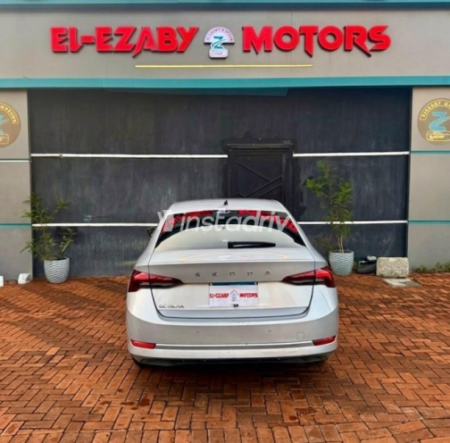Skoda Octavia A8 2021 White Automatic Used for Sale in Greater Cairo ( Cairo + Giza) - 5