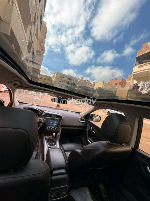 Renault Kadjar 2021 Dark Gray Automatic Used for Sale in Greater Cairo ( Cairo + Giza) - 9
