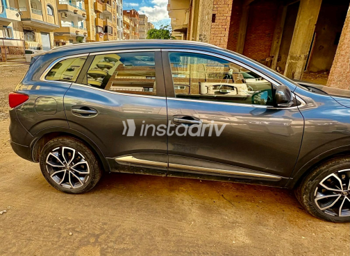 Renault Kadjar 2021 Dark Gray Automatic Used for Sale in Greater Cairo ( Cairo + Giza) - 10
