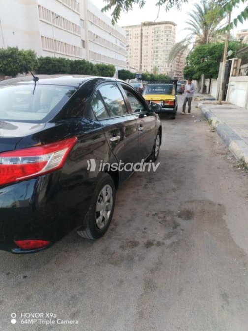 تويوتا ياريس 2014 أسود أوتوماتيك مستعملة للبيع في الإسكندرية - 8