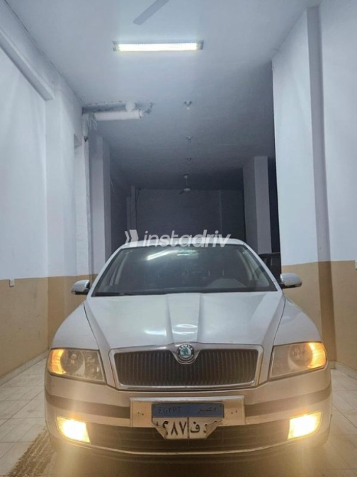 Skoda Octavia 2009 Silver Automatic Used for Sale in El Mahalla - 4